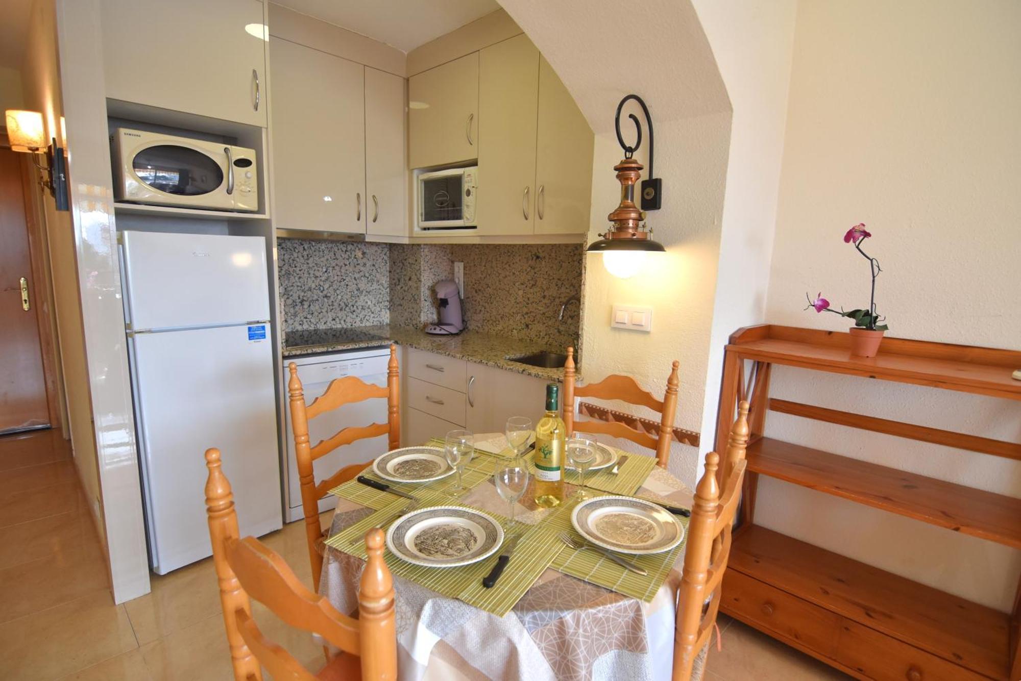 Rnet - 600 Tramuntana 02-21 Apartment *